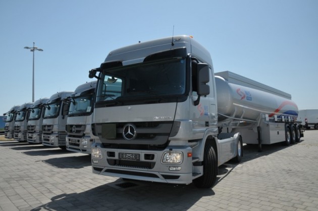 NAJSAVREMENIH MERCEDES-BENZ ACTROS AUTOCISTERNI Vozni park NIS 