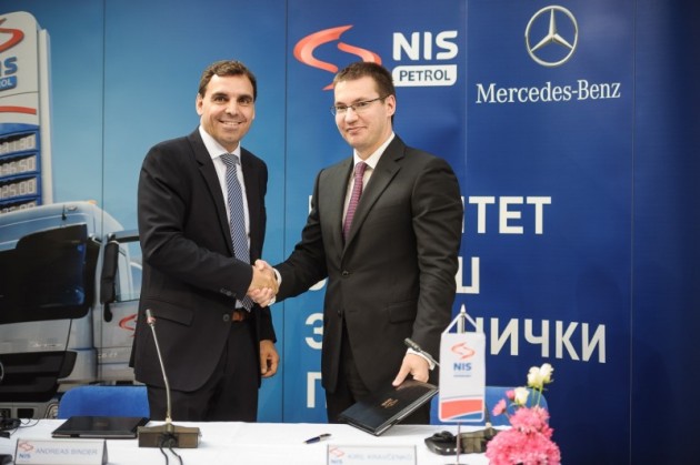  GENERALNI DIREKTORI MERCEDES BENZ I NIS Andreas Binder i Kiril Kravčenko 