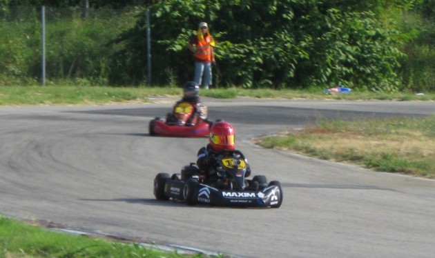  NEUMOLJIV NA STAZI Milan Nikolić ispred Nikole Lazrevića 