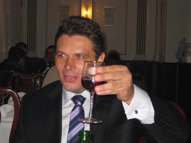  POKLON ZA 41. ROĐENDAN Gabor Sagmajster 