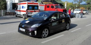 SIGURNO SA STARTA Bata Nađ i Stevica Rauš u Tojoti Prius 