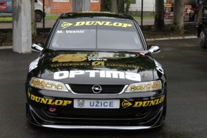 STARA MAŠINA NOVE BOJE Opel Vektra STW 