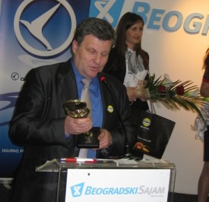 VRHUNSKI KVALITET PROIZVODNJE MAZIVA ZA VOZILA GODINE 2013 Vladica Petrović direktor FAM