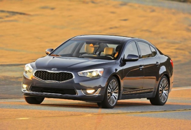 Kia Cadenza (action) (Medium)