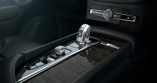 Volvo XC90 new_146945_1_5
