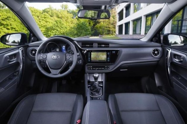 2015_Auris_TS_39__mid