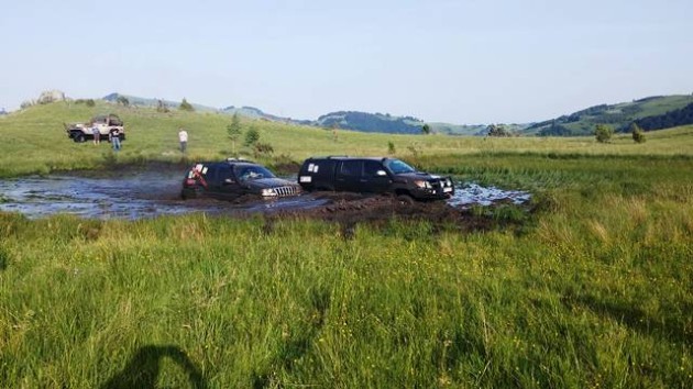 Jovo Mrdak i Milivoje Kocic jezserce u selu Livadje