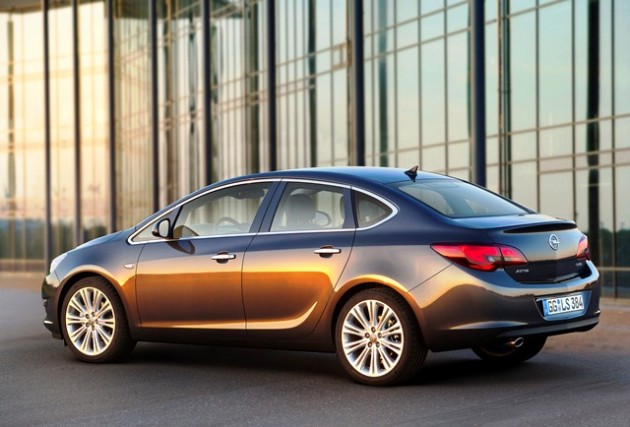 Opel-Astra-4-door