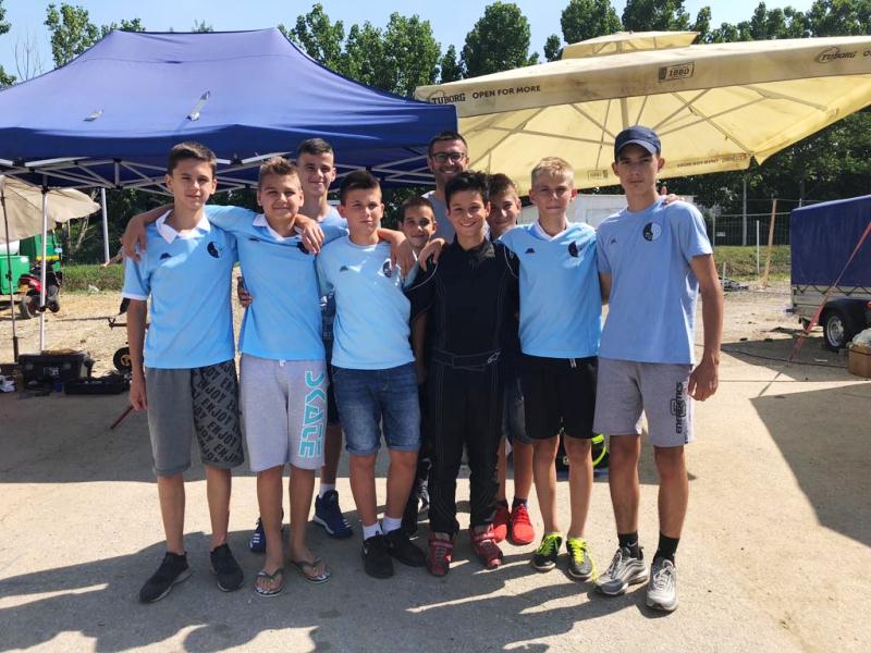 Filip Jenić na Ada Huji sa drugarima iz FK Rad