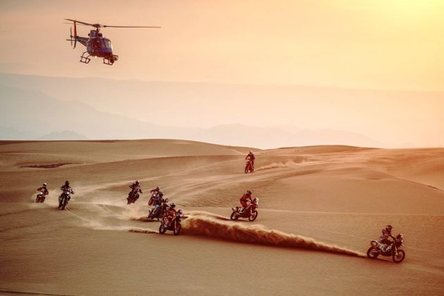 Toby Price (AUS) Matthias Walkner (AUT) and Luciano Benavides (ARG) of Red Bull KTM Factory Team race during stage 9 of Rally Dakar 2019 from Pisco to Pisco, Peru on January 16, 2019. // Flavien Duhamel/Red Bull Content Pool // AP-1Y56SXRYS2111 // Usage for editorial use only // Please go to www.redbullcontentpool.com for further information. //