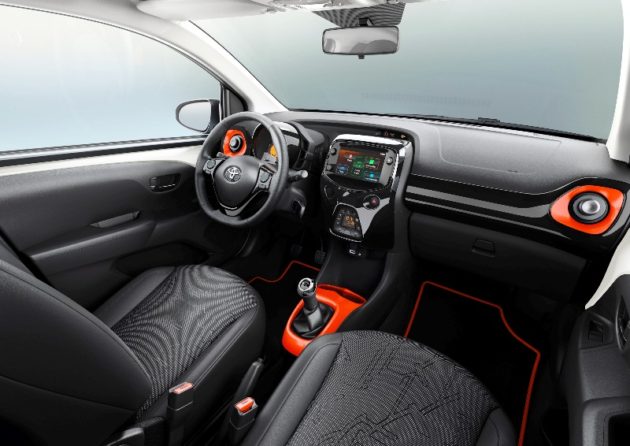 toyota aygo -interior-x-style-