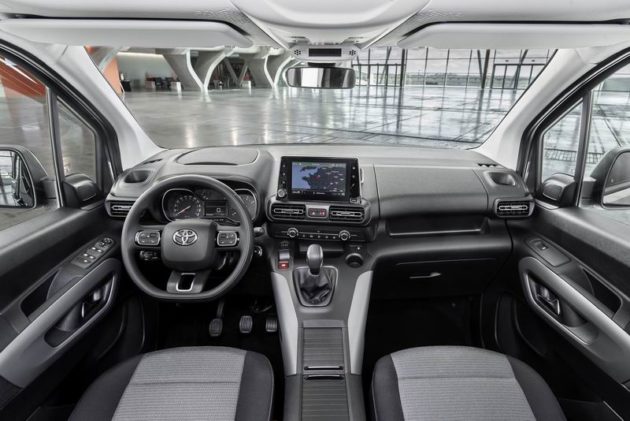 toyota proace city-verso 4