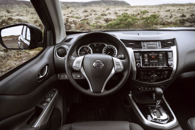 Nissan Navara Double Cab_Blue_Iceland_Interior 2