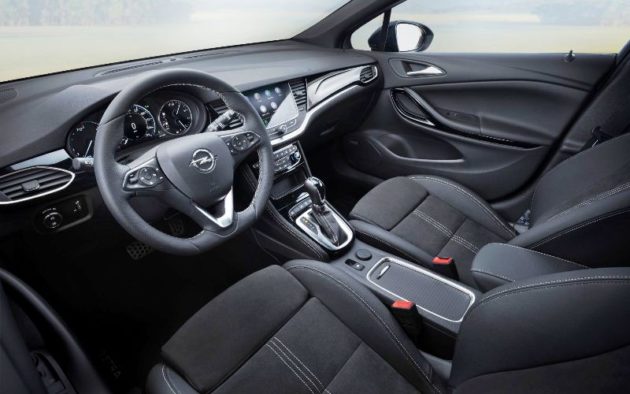 en_Opel-Astra-Interior