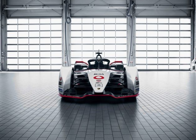 Porsche_FullFront_Logos