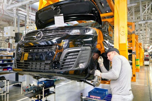 Manufacturing-Zafira-Life-Kaluga-5