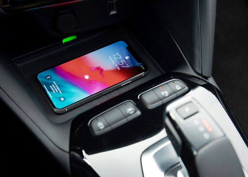 Opel-Corsa-Wireless-ChargingOpel-Corsa-Wireless-Charging