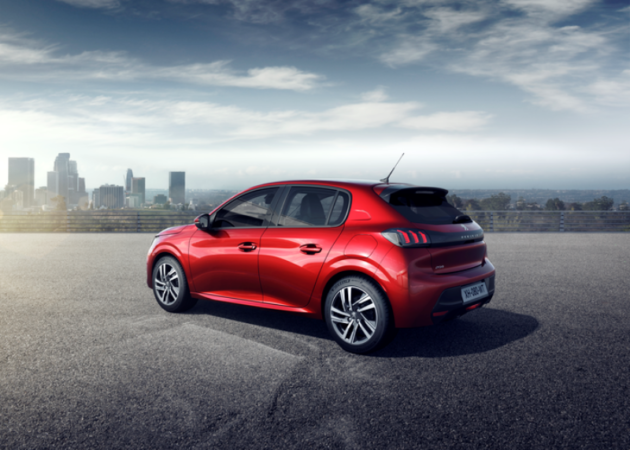 PEUGEOT 208
