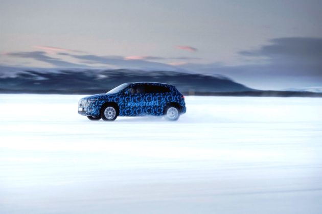 Mercedes-Benz EQA Prototyp auf Wintererprobung in Schweden rund um Arctic Falls. // Mercedes-Benz EQA prototype during the winter test in Sweden around Arctic Falls.