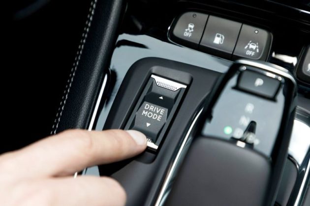 Opel-Grandland-X-Hybrid4-