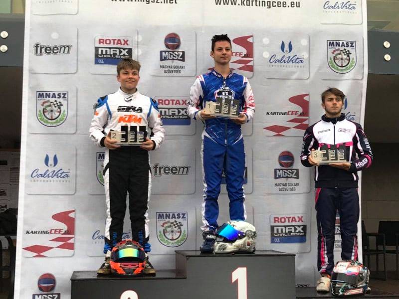 Jenić podijum senior rotaks