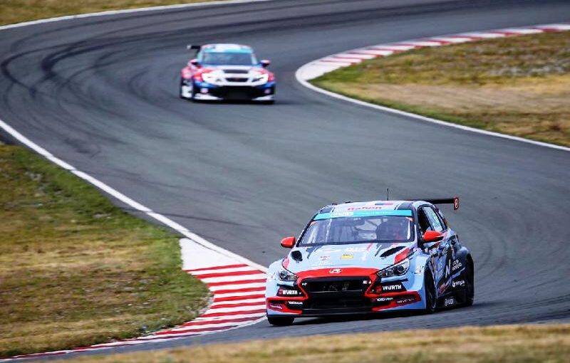 Dušan Borković za volanom „hjundaija i30 N TCR“ FOTO: TCR Istočna Evropa