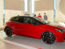 3mhev-corollagr-sport