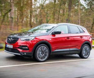 Opel_Grandland_X_Hybrid4