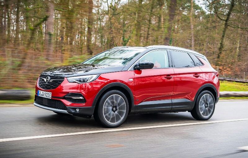 Opel_Grandland_X_Hybrid4