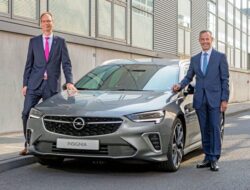 Opel-Insignia-MCM-SORP-Michael Lohscheller-Udo-Bausch-512952
