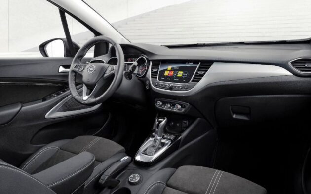 Opel Crosslaned unutrašnjost