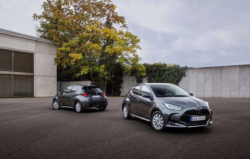 mazda2_hybrid_2022_still_2