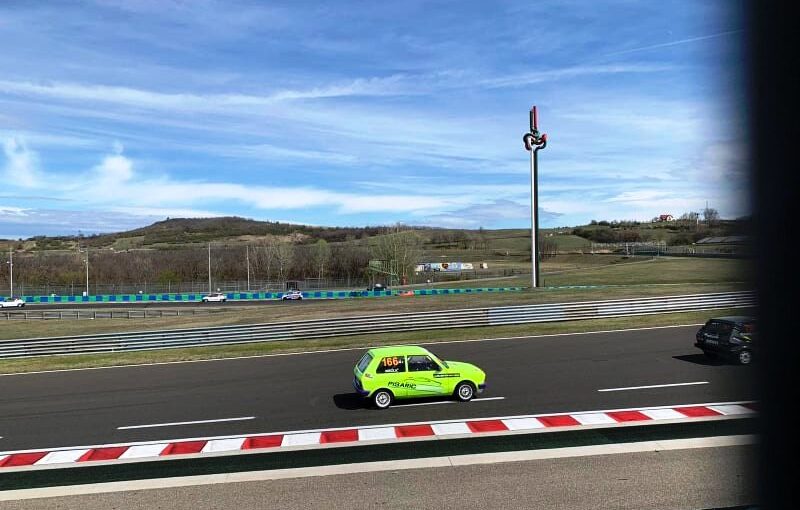 Jugo na Hungaroringu foto Iza horizonta