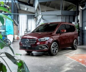 Die neue Mercedes-Benz T-Klasse – Exterieur, rubellitrot metallic