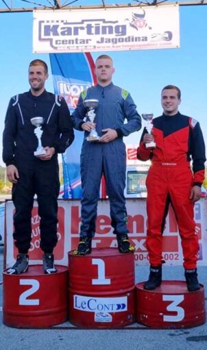 Nikola Jović Uroš Stevanović i Manojlo Ristić (sleva)