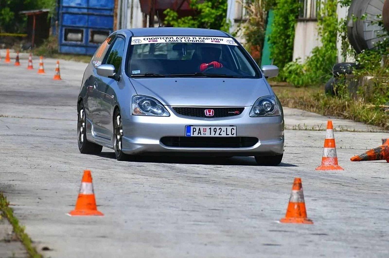 Ivan Andjelković i Nikola Isakov u Hondi Ep3 Taype R