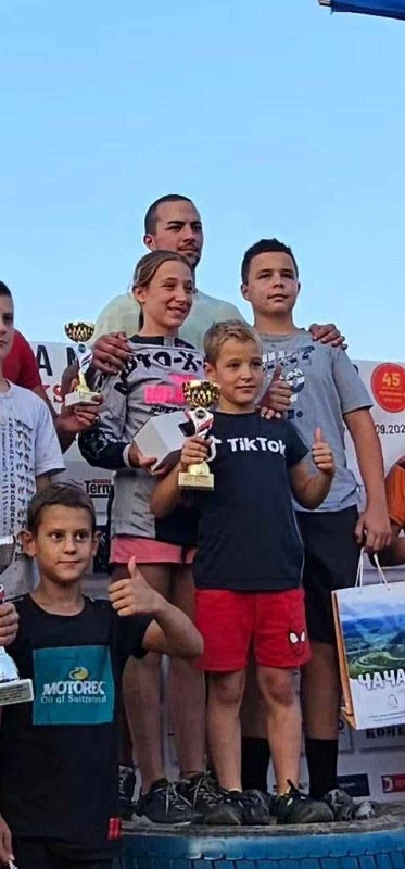 Bip Bip rejsing tim Viktor i Ana Kolnookov, Janko Lazarević i Luka Bojović