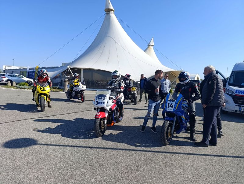 Moto klasik divizija 2 u predstartu