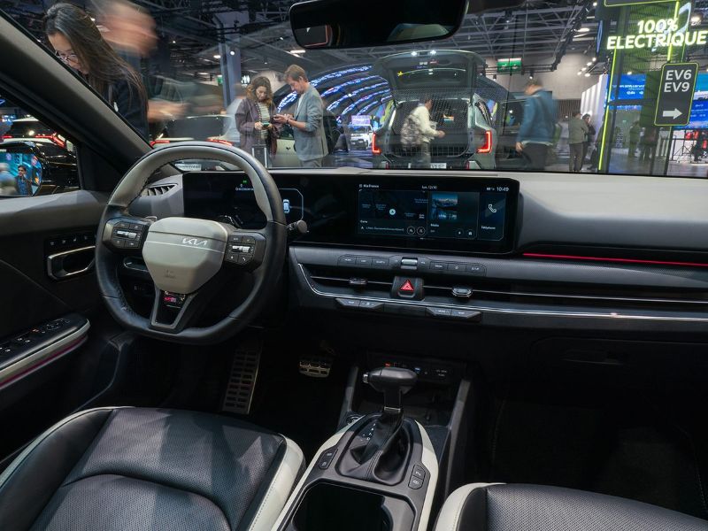kia-corporate-paris-motor-show-26-K4-3-digital-1200x900
