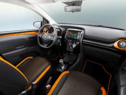 toyota aygo -interior-x-cite-