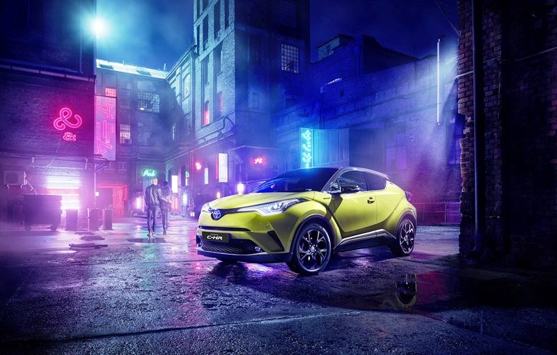 C-HR Neon Lime front