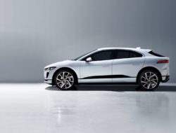 jipace_golden_steering_wheel