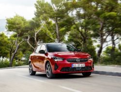 Opel Corsa Connected Car Award