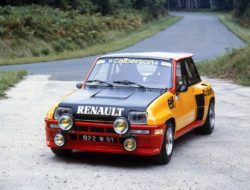 RALLY - RENAULT 5 TURBO TESTS ON THE MONTLHERY CIRCUIT