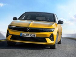 05-Opel-Astra-