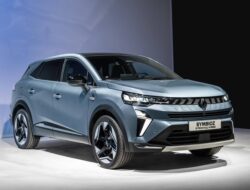 Renault Symbioz E-Tech full hybrid Iconic Mercury Blue (52)